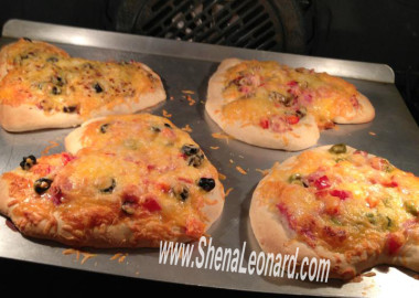 Check out our EASY & Delicious Homemade Pizza Recipe –it’s perfect for your next Family Movie & Pizza Night. (= www.ShenaLeonard.com: Messy Table, Creative House